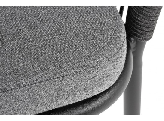 "Марсель" стул плетеный из роупа, каркас алюминий черный муар, роуп темно-серый круглый, ткань темно-серая 027