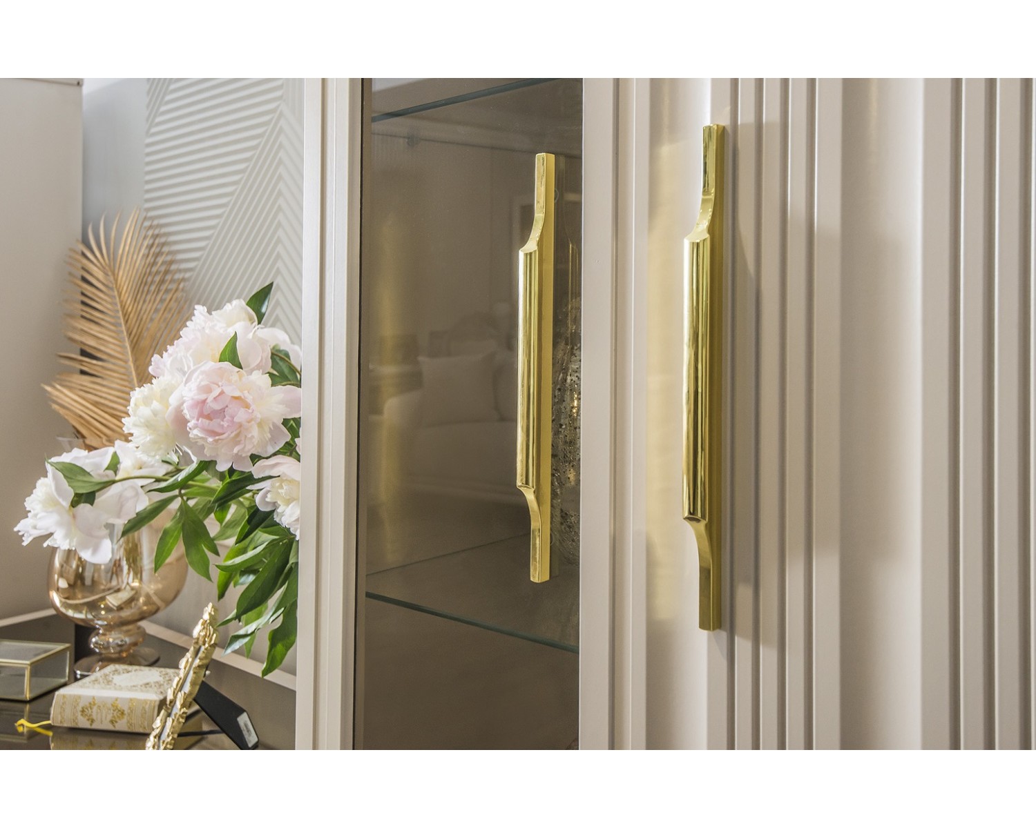 Гостиная Замира 2+тв+2 бежевый